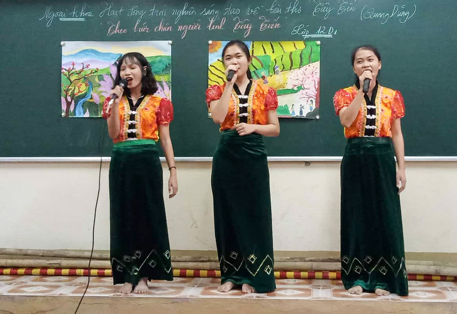 Các tiết mục văn nghệ, vẽ tranh về chủ đề Tây Bắc Các tiết mục văn nghệ, vẽ tranh về chủ đề Tây Bắc