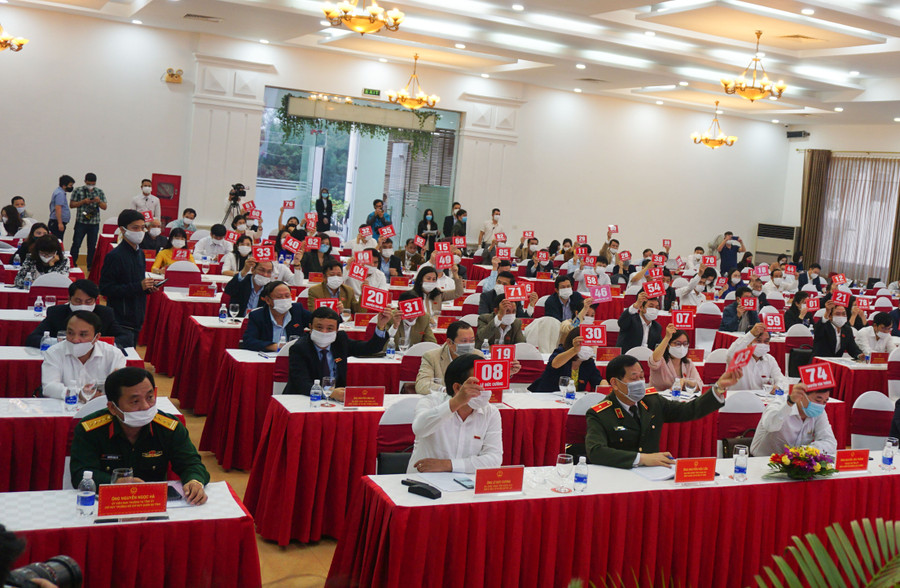 Ông Nguyễn Đức Trung được bầu làm Chủ tịch UBND tỉnh Nghệ An với 80/80 phiếu bầu