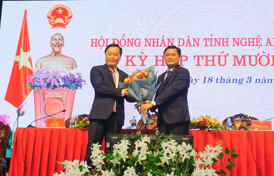 Thứ trưởng Bộ Kế hoạch và Đầu tư được bầu làm Chủ tịch UBND tỉnh Nghệ An