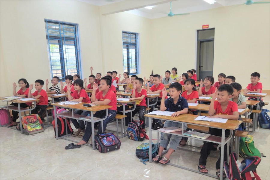 Giờ học của học sinh Trường Tiểu học Ngọc Sơn (huyện Thanh Chương, Nghệ An) sáng ngày 3/5. Ảnh: NTCC