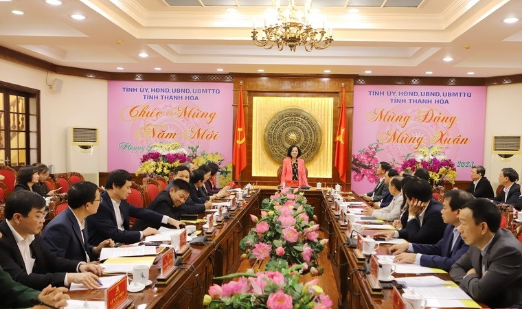 Trưởng ban Tổ chức Trung ương Trương Thị Mai làm việc với Ban Thường vụ Tỉnh ủy Thanh Hóa. Ảnh: Minh Hiếu.