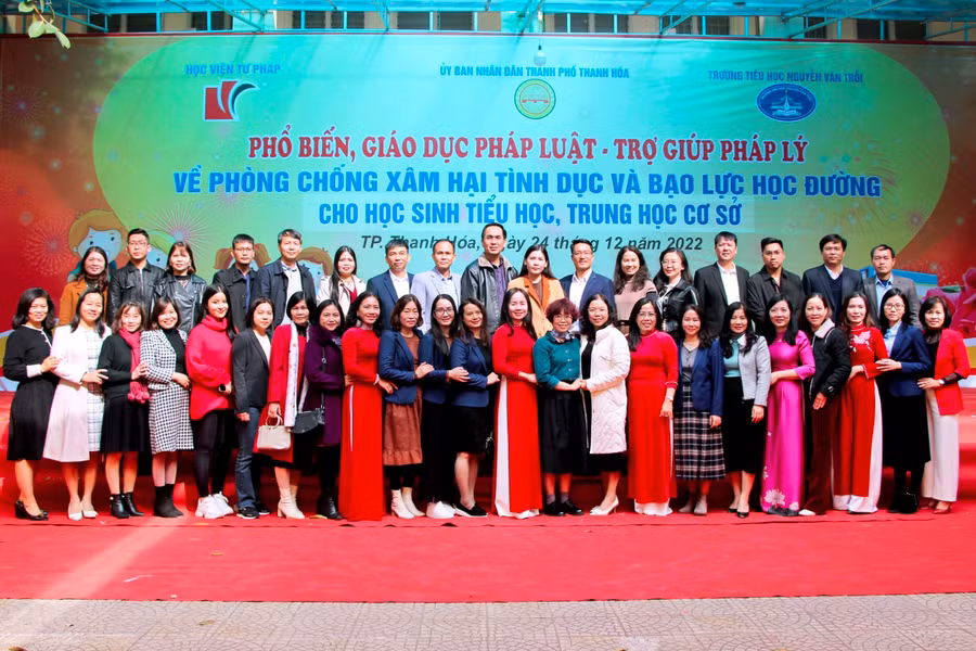 Trường Tiểu học Nguyễn Văn Trỗi, TP Thanh Hóa tổ chức buổi tuyên truyền phổ biến giáo dục pháp luật - Trợ giúp pháp lý.