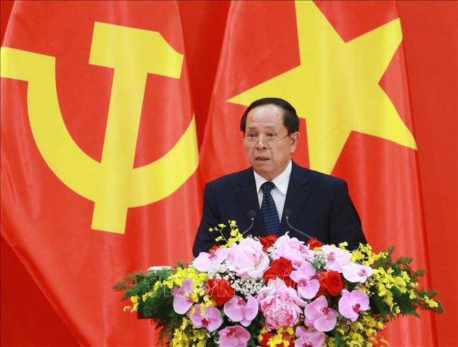 Nguyên Đại sứ Việt Nam tại Trung Quốc, Phó Chủ tịch Hội Hữu nghị Việt Nam - Trung Quốc Nguyễn Văn Thơ phát biểu tại buổi gỡ nhân sĩ hữu nghị và thế hệ trẻ Việt Nam - Trung Quốc. Chú thích ảnh