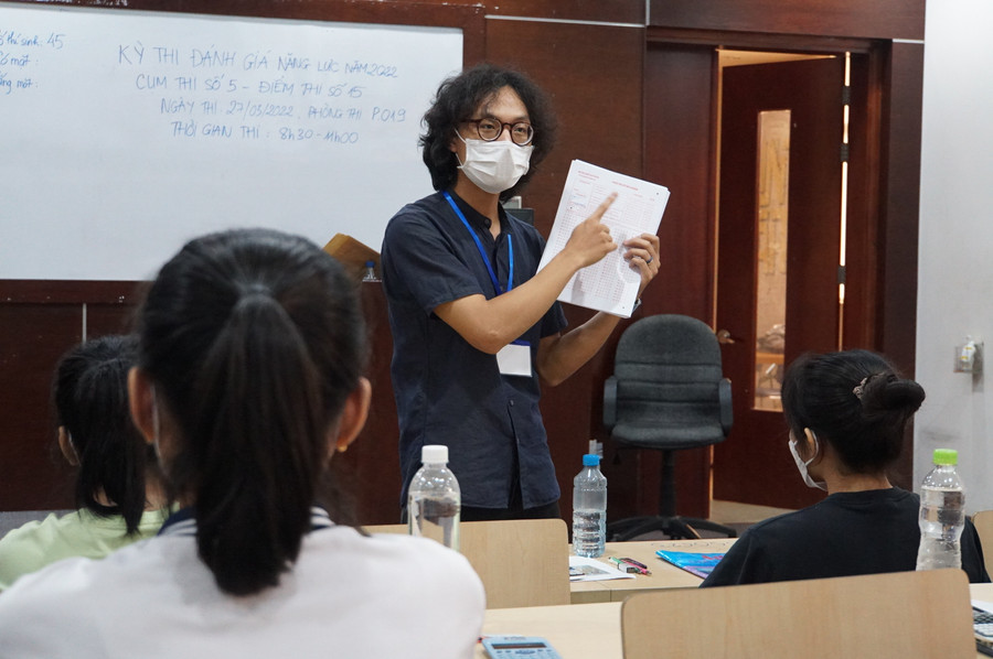 Thí sinh dự kỳ thi đánh giá năng lực của ĐHQG TPHCM. Ảnh: Mạnh Tùng