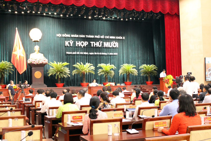 Toàn cảnh kỳ họp thứ 10 của HĐND TPHCM khai mạc sáng ngày 10/7. Ảnh: Nguyễn Nhân Toàn cảnh kỳ họp thứ 10 của HĐND TPHCM khai mạc sáng ngày 10/7. Ảnh: Nguyễn Nhân