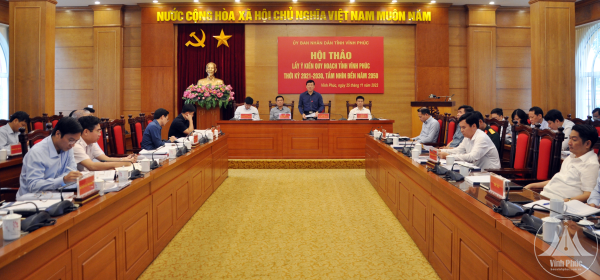 Chủ tịch UBND tỉnh Vĩnh Phúc Lê Duy Thành phát biểu tại buổi hội thảo. Chủ tịch UBND tỉnh Vĩnh Phúc Lê Duy Thành phát biểu tại buổi hội thảo.