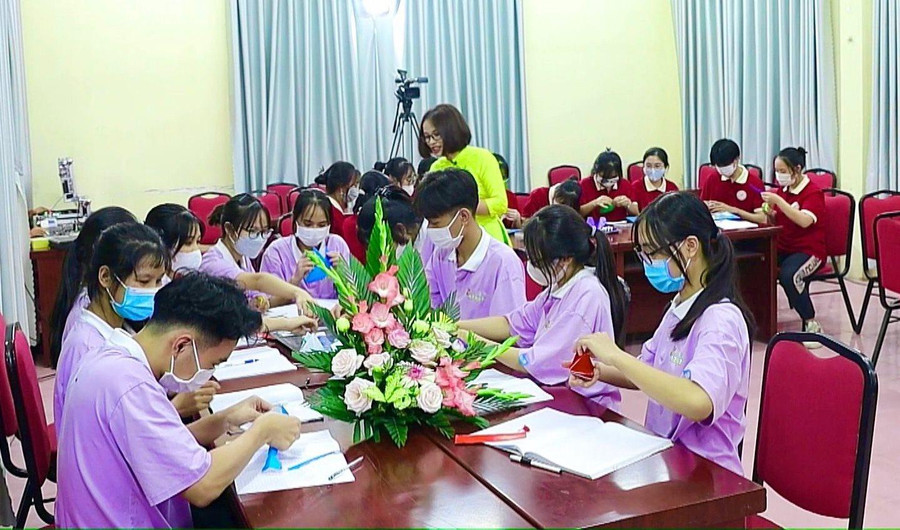 Hoạt động giáo dục tại Trường THPT Nguyễn Viết Xuân.