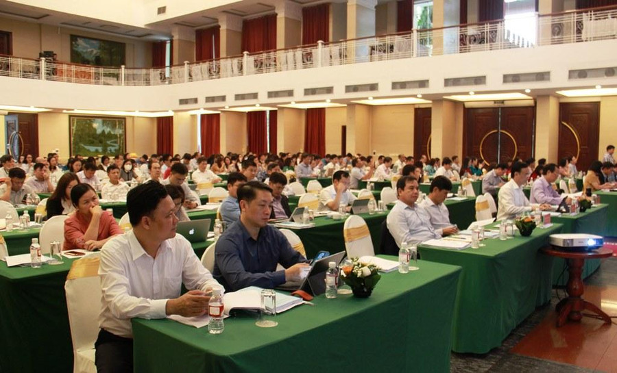 Quang cảnh hội nghị. Quang cảnh hội nghị.