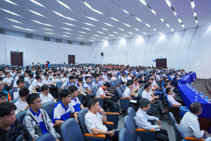 Lễ khai mạc Olympic Cơ học toàn quốc lần thứ 34 phía Nam. Ảnh: Như Quỳnh