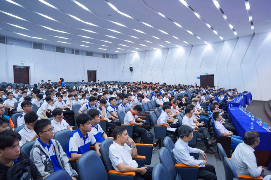 Lễ khai mạc Olympic Cơ học toàn quốc lần thứ 34 phía Nam. Ảnh: Như Quỳnh