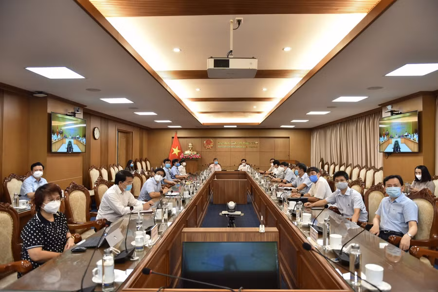 Các đại biểu dự Lễ phát động tại điểm cầu Bộ Giáo dục và Đào tạo. Ảnh: Thế Đại