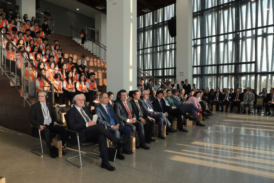 Đại biểu dự buổi nói chuyện của Tổng thống Đức Frank-Walter Steinmeier với giảng viên, sinh viên VGU. Ảnh: VGU