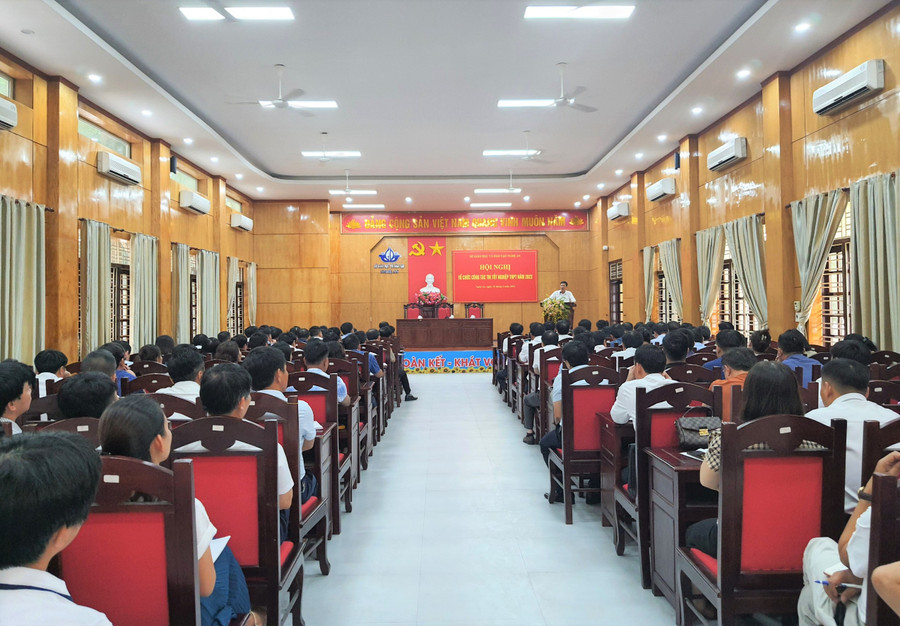 Sở GD&amp;ĐT Nghệ An tổ chức hội nghị tổ chức công tác thi tốt nghiệp THPT năm 2023. Ảnh: Hồ Lài.