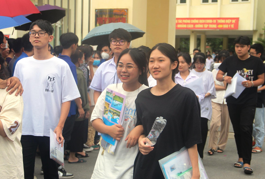 Nhiều thí sinh nuối tiếc vì dù điểm khá cao nhưng vẫn không đủ vào nguyện vọng 1. Ảnh minh họa.