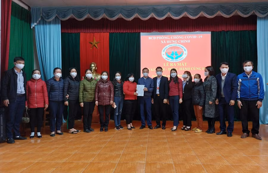 Xã Hưng Chính (thành phố Vinh) ra mắt đội tình nguyện Kết nối - đồng hành cùng F0 với 43 thành viên là đoàn viên, hội viên phụ nữ, nông dân.