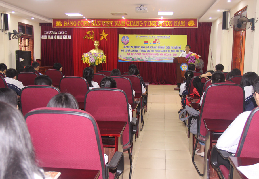 Lễ gặp mặt em Đậu Huy Minh và các HS chuẩn bị bước vào kỳ thi chọn HSG quốc gia năm học 2019 - 2020