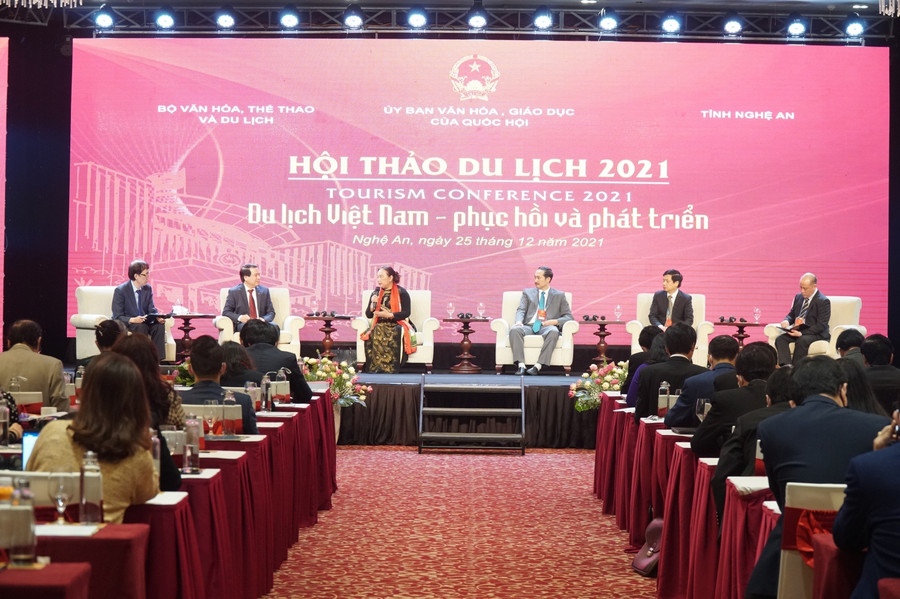 Hội thảo du lịch năm 2021 với chủ đề "Du lịch Việt Nam - phục hồi và phát triển".