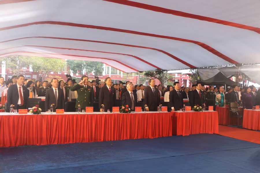 Các đại biểu tham dự buổi lễ