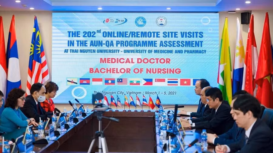 Trường Đại học Y - Dược (ĐH Thái Nguyên) đẩy mạnh hội nhập quốc tế; chủ động mở rộng hợp tác, trao đổi sinh viên, giảng viên; tăng cường thu hút đầu tư, tài trợ của nước ngoài.