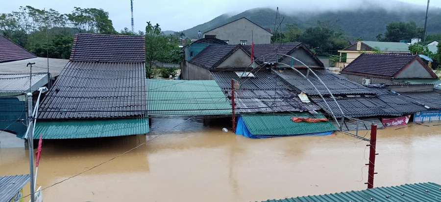 Nước ngập sâu tại xã Thanh Mỹ, huyện Thanh Chương, Nghệ An. Ảnh: Hải Yến