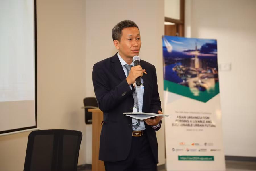 Các học giả mang đến hội thảo tham luận về lựa chọn cho xây dựng đô thị đáng sống tương lai. Ảnh: VGU Các học giả mang đến hội thảo tham luận về lựa chọn cho xây dựng đô thị đáng sống tương lai. Ảnh: VGU