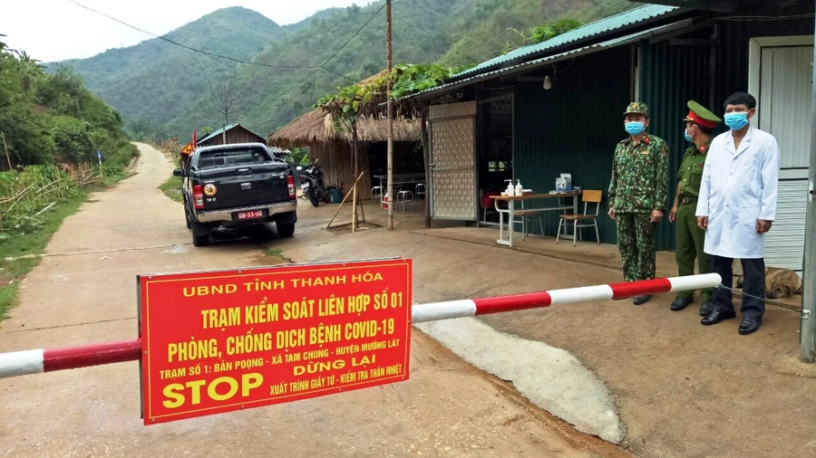 Trạm kiểm soát liên hợp ở bản Poọng, xã Tam Chung (Mường Lát, Thanh Hóa).