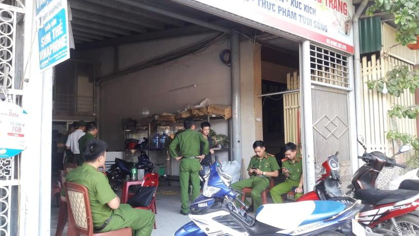 Công an có mặt khám nghiệm hiện trường, điều tra nguyên nhân vụ việc Công an có mặt khám nghiệm hiện trường, điều tra nguyên nhân vụ việc