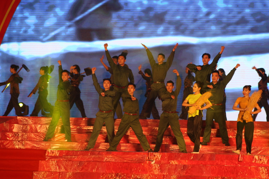 Hình ảnh hào hùng của người lính trong cuộc chiến bảo vệ Tổ quốc