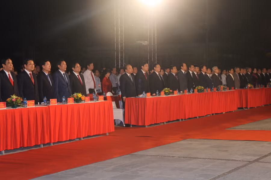 Các đại biểu trung ương và địa phương về dự Lễ kỷ niệm