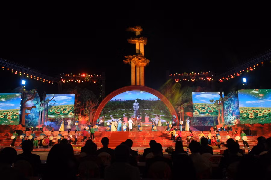 Chương trình được dàn dựng công phu, xúc động