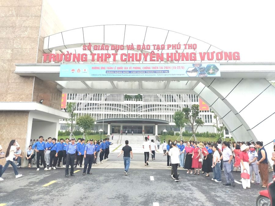 Hội đồng coi thi Trường THPT Chuyên Hùng Vương có 1.242 thí sinh đăng ký dự thi.