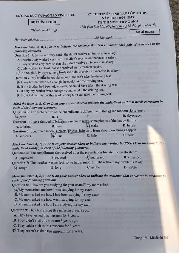 Đề thi chính thức môn Tiếng Anh (trang 1).