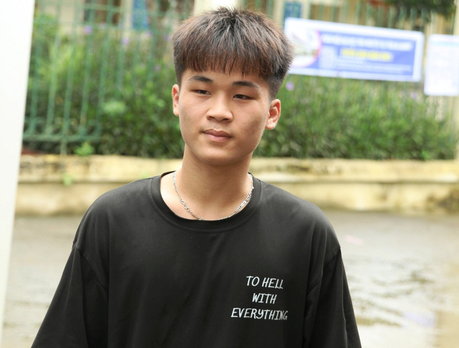 Nông Quốc Khánh, điểm thi Trường THPT Ngọc Hà, TP Hà Giang nhận định, đề thi môn Toán vừa sức, có độ phân hóa hợp lý. Nông Quốc Khánh, điểm thi Trường THPT Ngọc Hà, TP Hà Giang nhận định, đề thi môn Toán vừa sức, có độ phân hóa hợp lý.