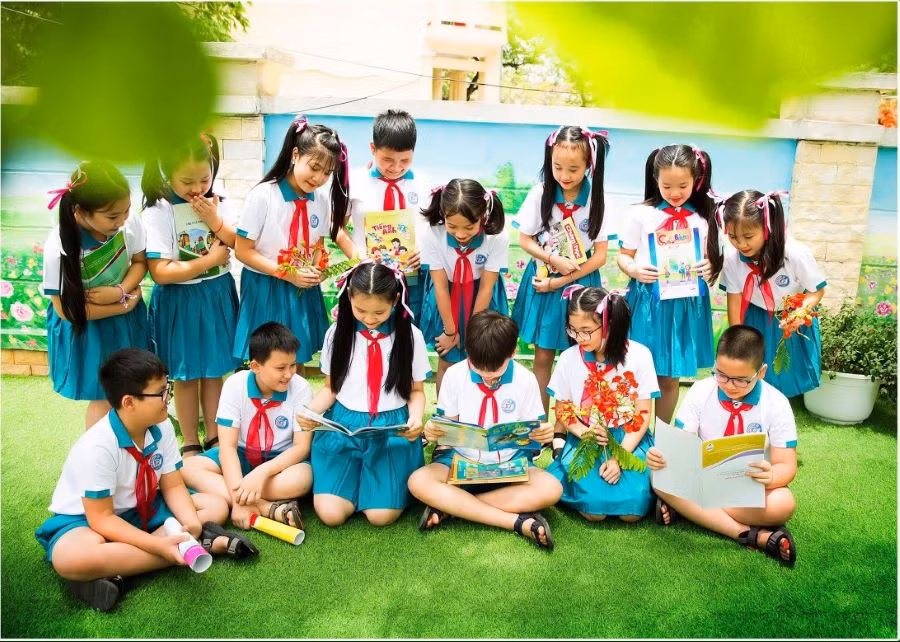 Mô hình “Thư viện xanh” của Trường Tiểu học Khai Quang góp phần đưa văn hóa đọc phát triển sâu rộng góp phần xây dựng cảnh quan nhà trường đẹp và thân thiện.