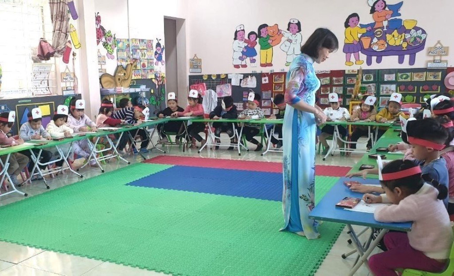 Một giờ học của cô và trò nhà trường Một giờ học của cô và trò nhà trường