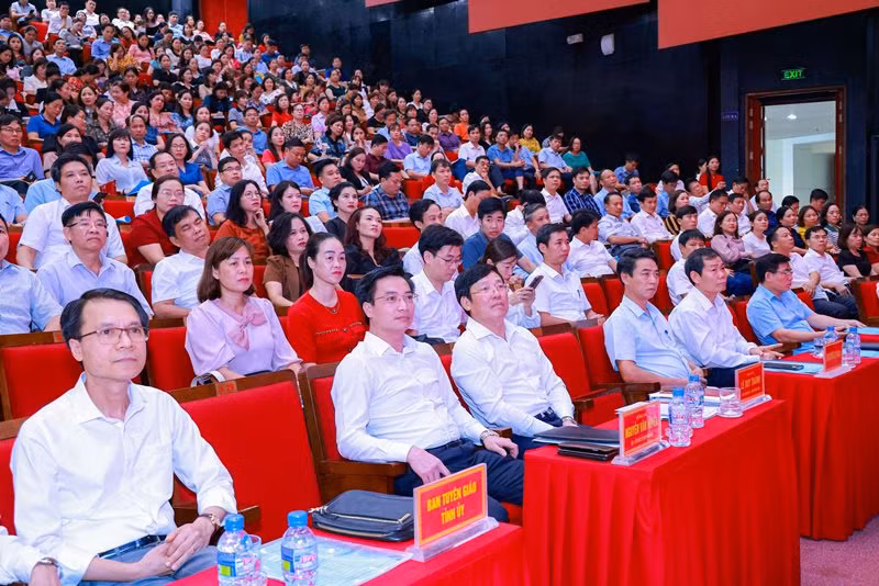 Đại biểu tham dự hội nghị bồi dưỡng lý luận chính trị hè 2023.