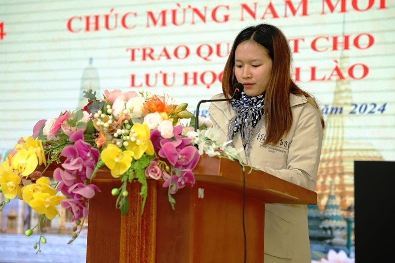 Đại diện sinh viên Lào tại Thanh Hóa phát biểu tại buổi nhận quà. Ảnh: TL Đại diện sinh viên Lào tại Thanh Hóa phát biểu tại buổi nhận quà. Ảnh: TL