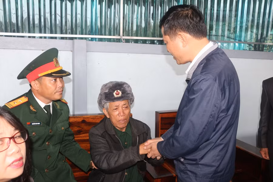 Ông Thái Văn Thành - GĐ Sở GD&amp;ĐT chia sẻ nỗi mất mát của gia đình liệt sỹ