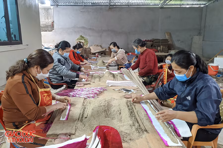 Cơ sở sản xuất hương trầm Hòa Ninh.