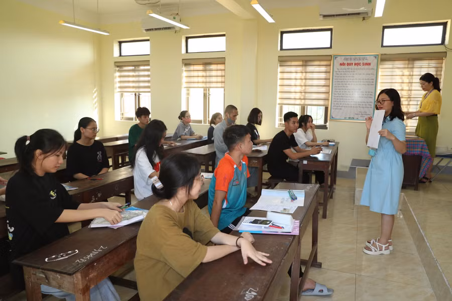 Thí sinh Nghệ An dự thi bài thi tổ hợp Khoa học xã hội.