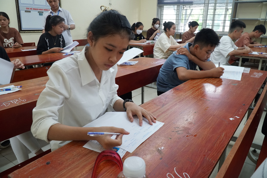 Câu nghị luận xã hội trong đề thi môn Ngữ văn được đánh giá không dễ đối với học sinh trường vùng cao. Ảnh: Hồ Lài. Câu nghị luận xã hội trong đề thi môn Ngữ văn được đánh giá không dễ đối với học sinh trường vùng cao. Ảnh: Hồ Lài.