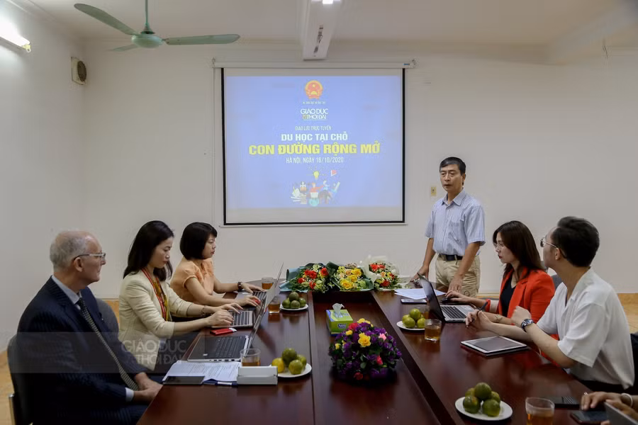 Giao lưu trực tuyến: “Du học tại chỗ: Con đường rộng mở” ảnh 10