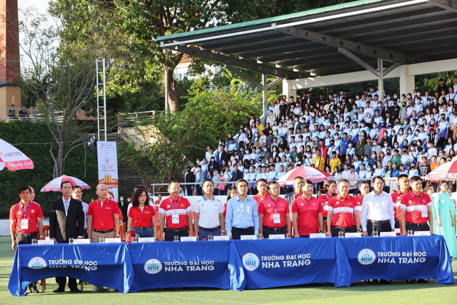 Các đại biểu, khán giả tham gia lễ khai mạc vòng chung kết SV Cup 2023. Ảnh: NTU. Các đại biểu, khán giả tham gia lễ khai mạc vòng chung kết SV Cup 2023. Ảnh: NTU.