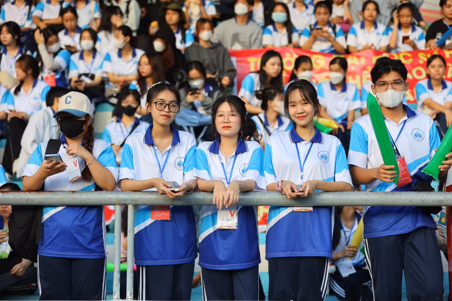 Giải đấu thu hút đông khán giả là sinh viên, học sinh tại TP Nha Trang, Khánh Hòa đến xem, cổ vũ. Ảnh: NTU.