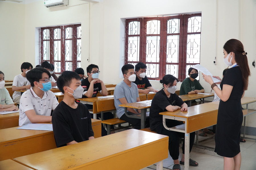 Năm nay, số trường THPT tuyển sinh lớp chứng chỉ năng lực tiếng Anh quốc tế tại Nghệ An tăng cao hơn so với năm trước với 18 trường. Ảnh: Hồ Lài. Năm nay, số trường THPT tuyển sinh lớp chứng chỉ năng lực tiếng Anh quốc tế tại Nghệ An tăng cao hơn so với năm trước với 18 trường. Ảnh: Hồ Lài.
