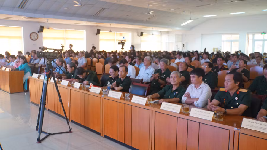 Đại biểu tham gia chương trình. Ảnh: Lê Nam