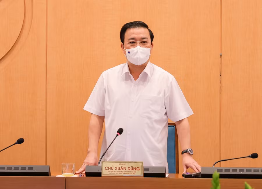 Phó Chủ tịch UBND TP Chử Xuân Dũng phát biểu tại phiên họp