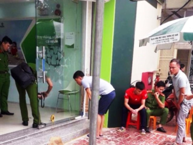 Trụ sở chi nhánh Ngân hàng thương mại cổ phần Ngoại thương Việt Nam (Vietcombank) ở xã Hải Yến, huyện Tĩnh Gia, Thanh Hóa. Trụ sở chi nhánh Ngân hàng thương mại cổ phần Ngoại thương Việt Nam (Vietcombank) ở xã Hải Yến, huyện Tĩnh Gia, Thanh Hóa.