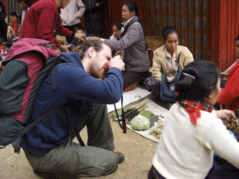 Du khách nước ngoài đến chợ Na Mèo Du khách nước ngoài đến chợ Na Mèo