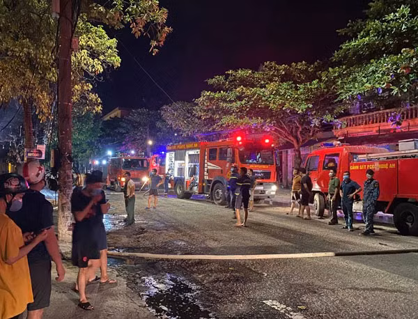 Lực lượng cứu hỏa có mặt tại hiện trường